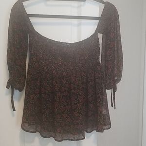 American Eagle flowy top-XS